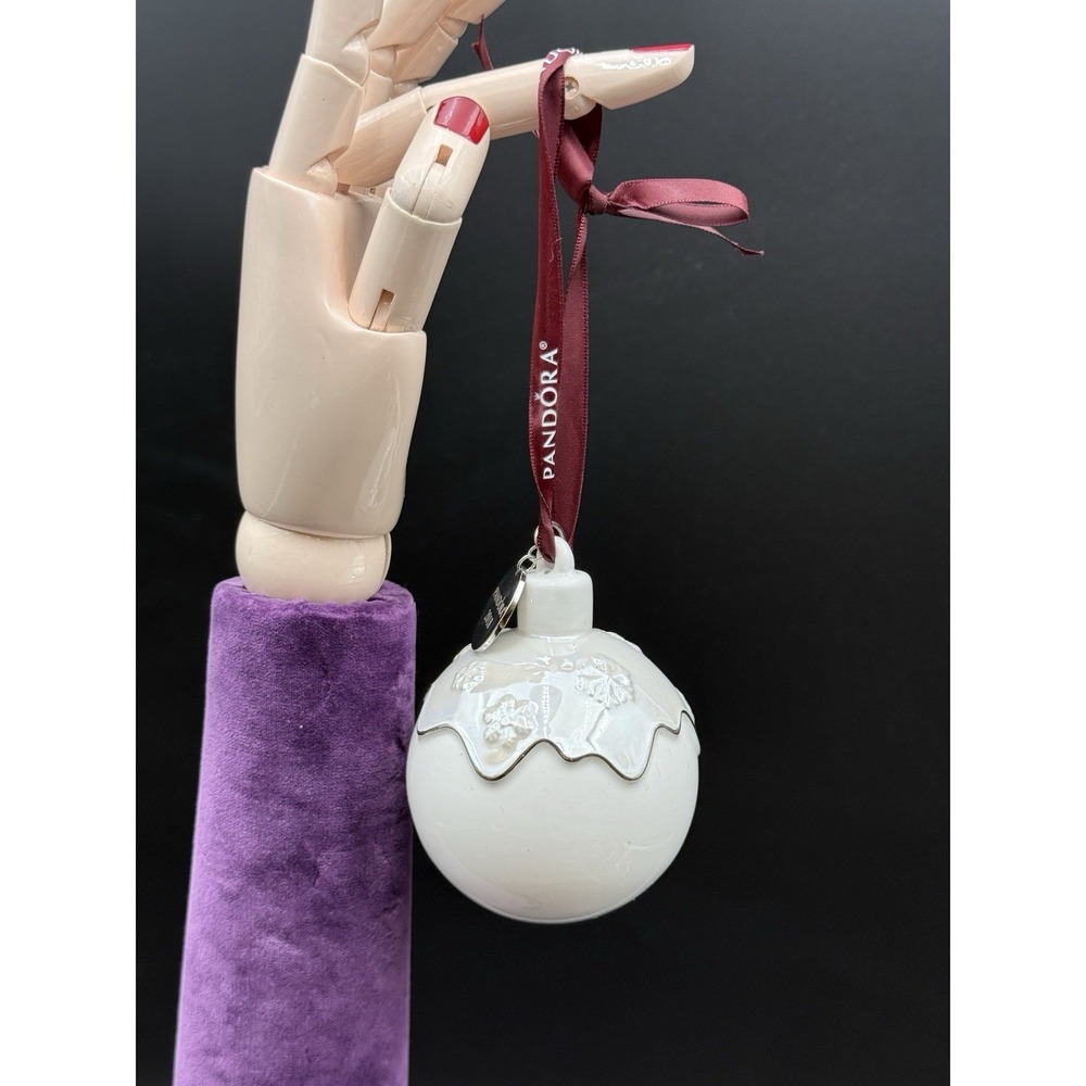 Pandora Limited Edition 2018 Christmas Porcelain Ornament Ball W Pearlescent